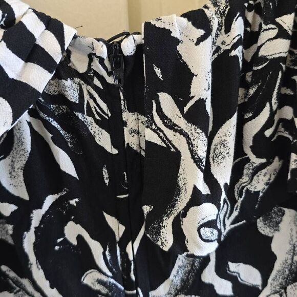 H and M black/ white floral jumpsuit, EUC, Sz. 8 - Picture 8 of 8